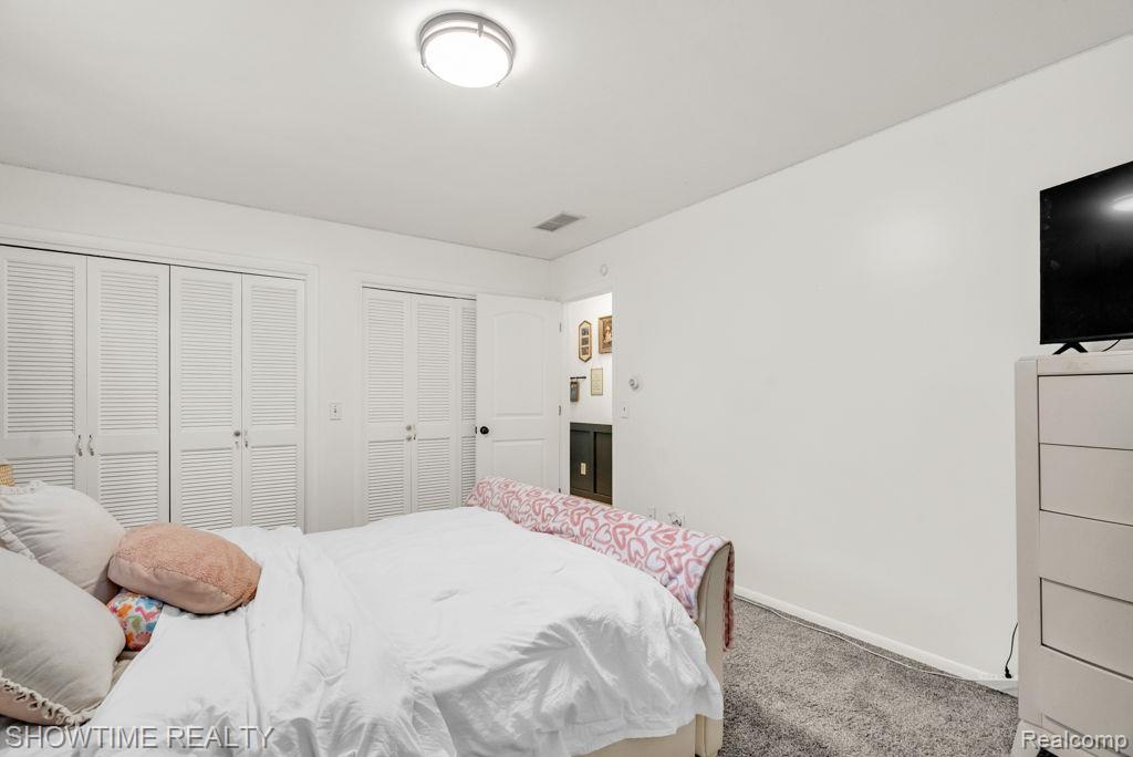 5211 Lakeshore Road