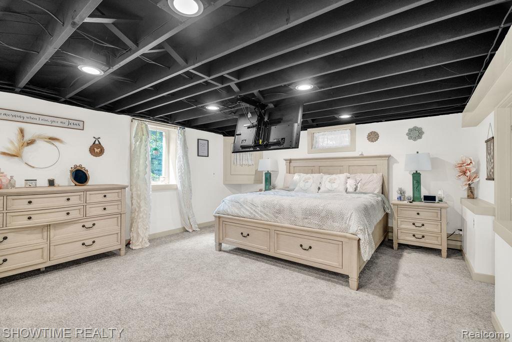 5211 Lakeshore Road