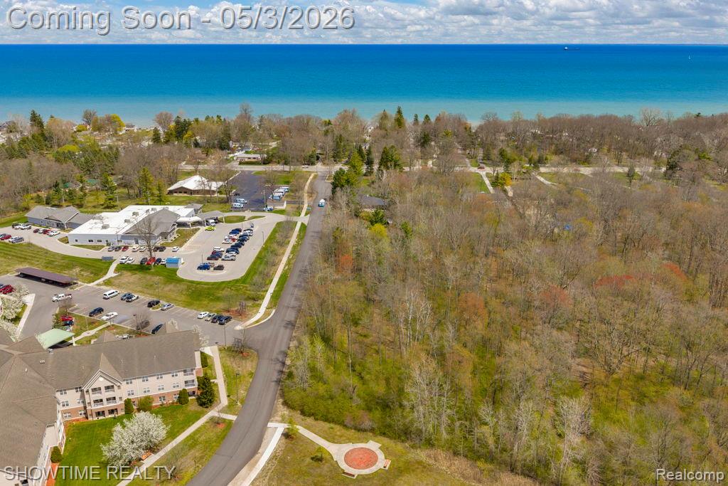 5211 Lakeshore Road