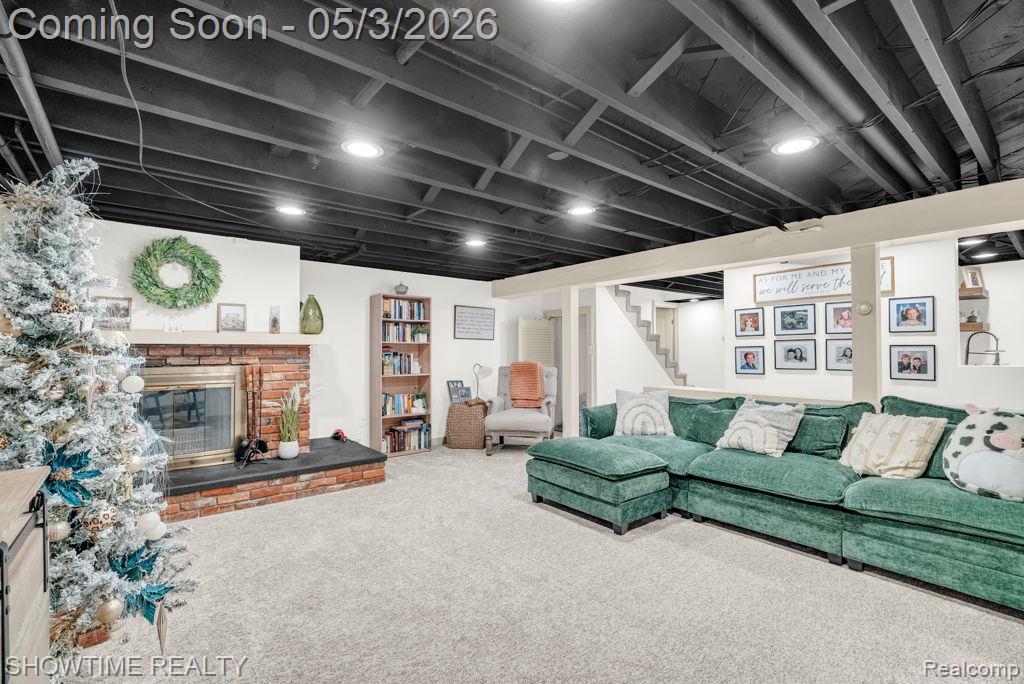 5211 Lakeshore Road