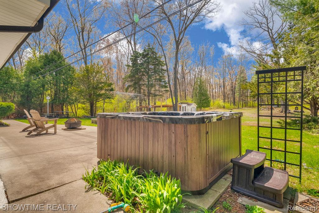 5211 Lakeshore Road