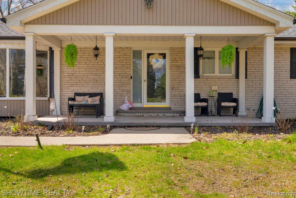 5211 Lakeshore Road