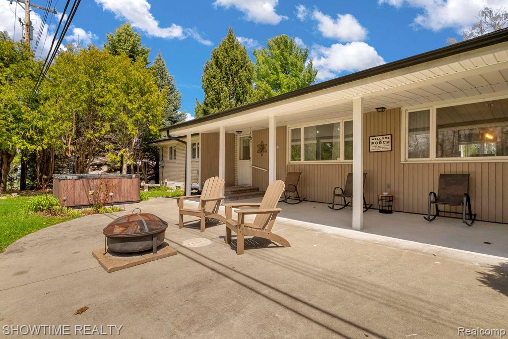 5211 Lakeshore Road