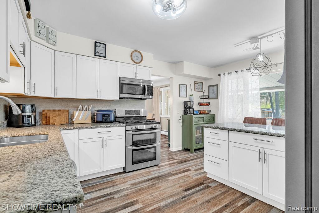 5211 Lakeshore Road