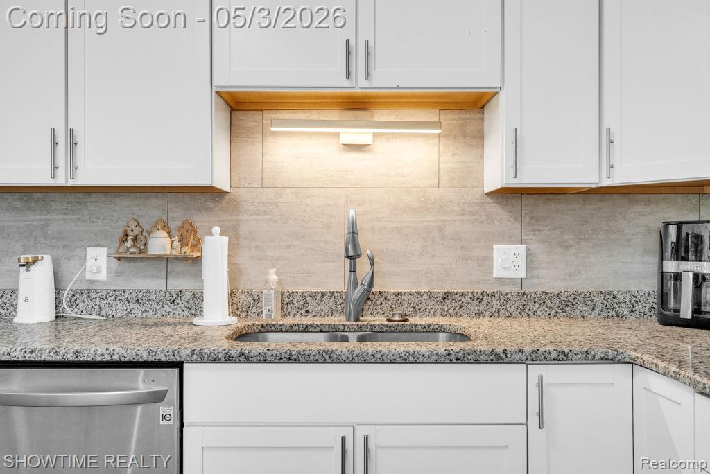 5211 Lakeshore Road