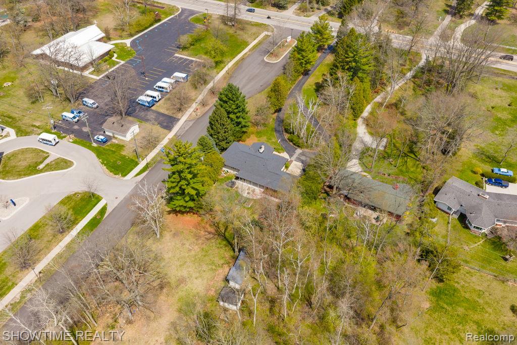 5211 Lakeshore Road