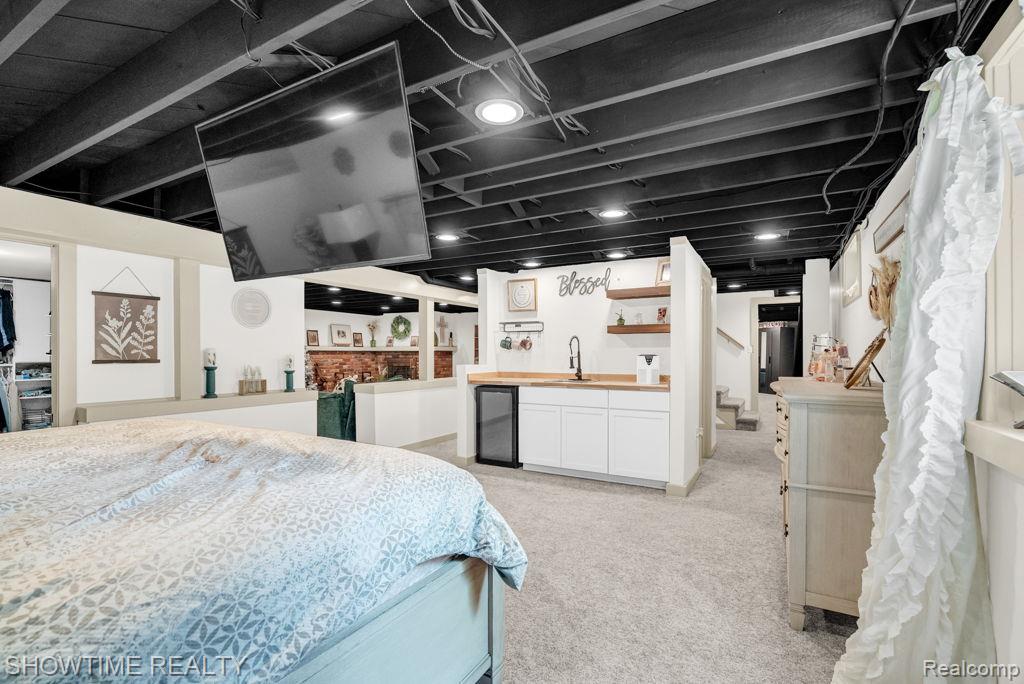 5211 Lakeshore Road