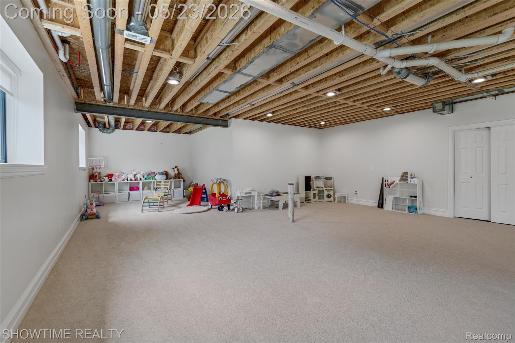 4805 Woodland Hills Drive