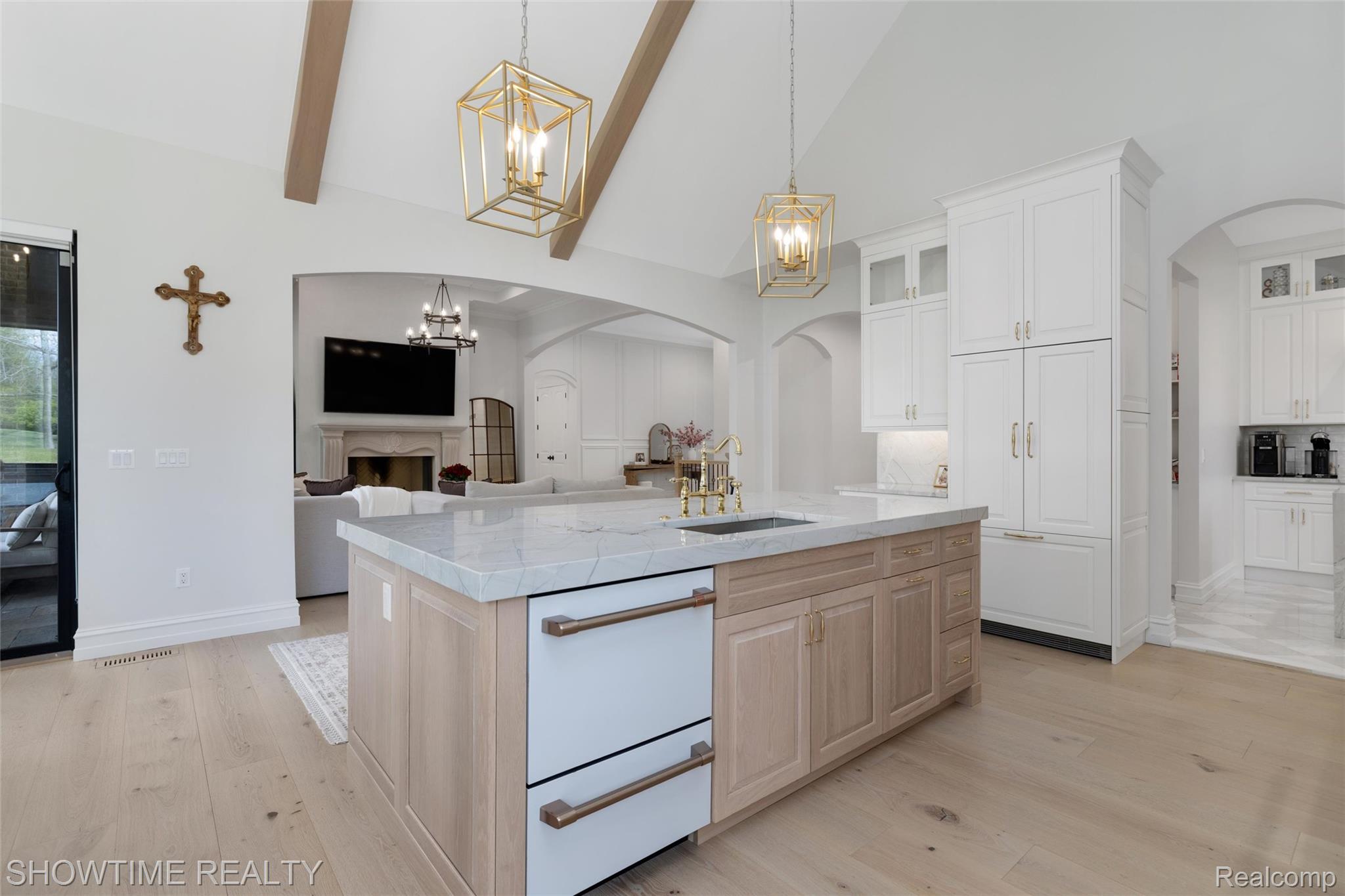 4805 Woodland Hills Drive