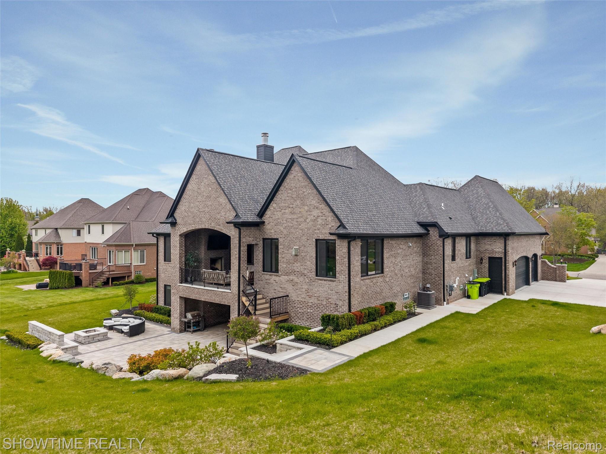 4805 Woodland Hills Drive