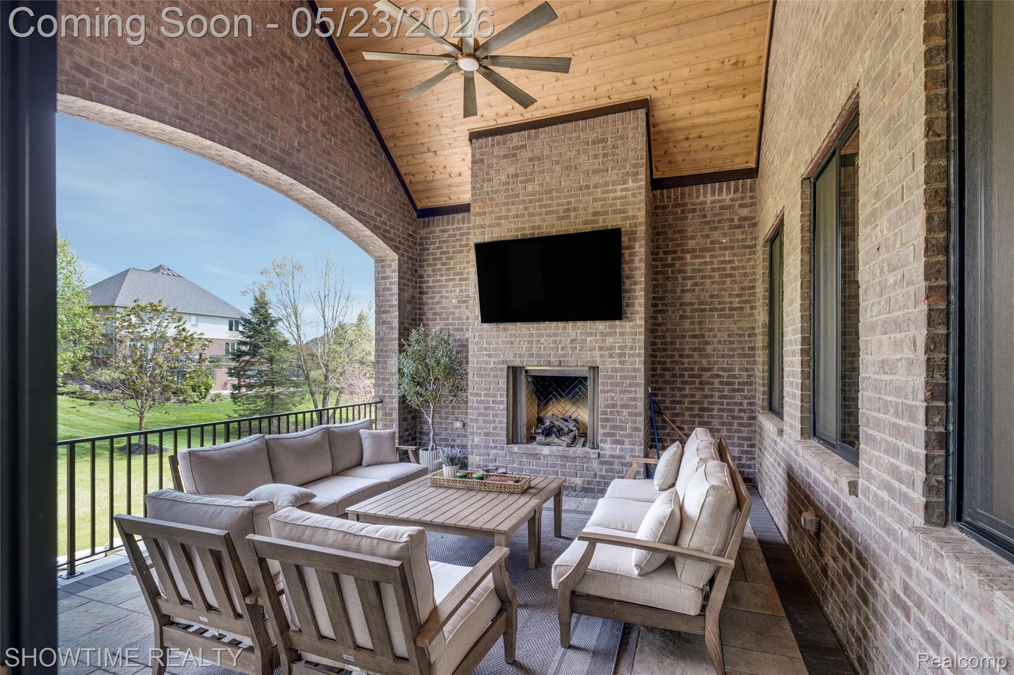 4805 Woodland Hills Drive
