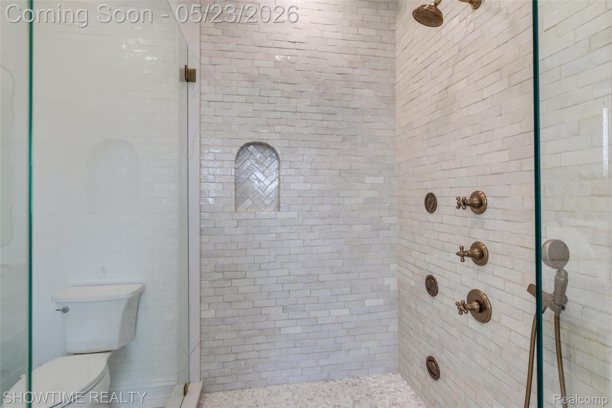 4805 Woodland Hills Drive