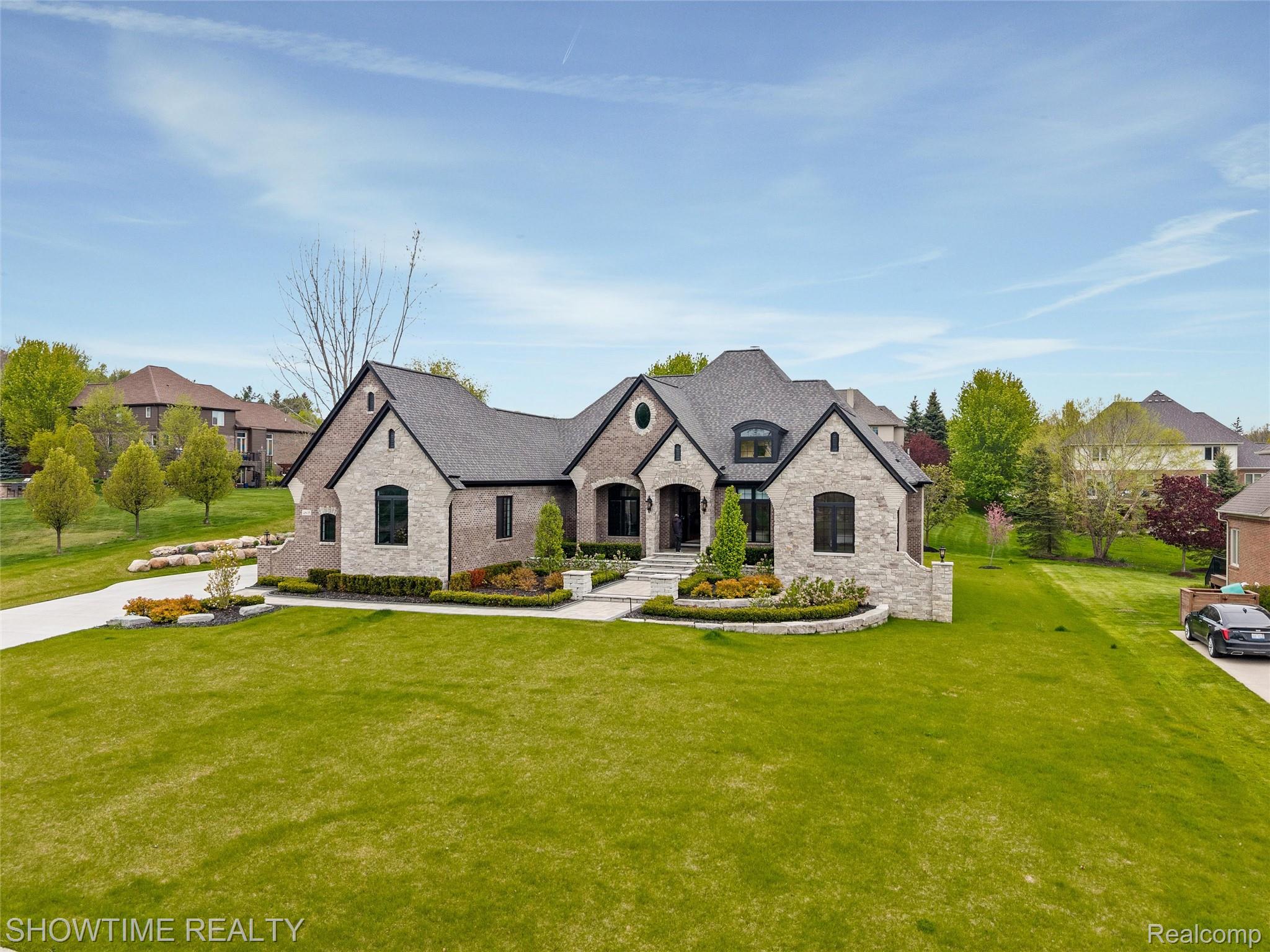 4805 Woodland Hills Drive
