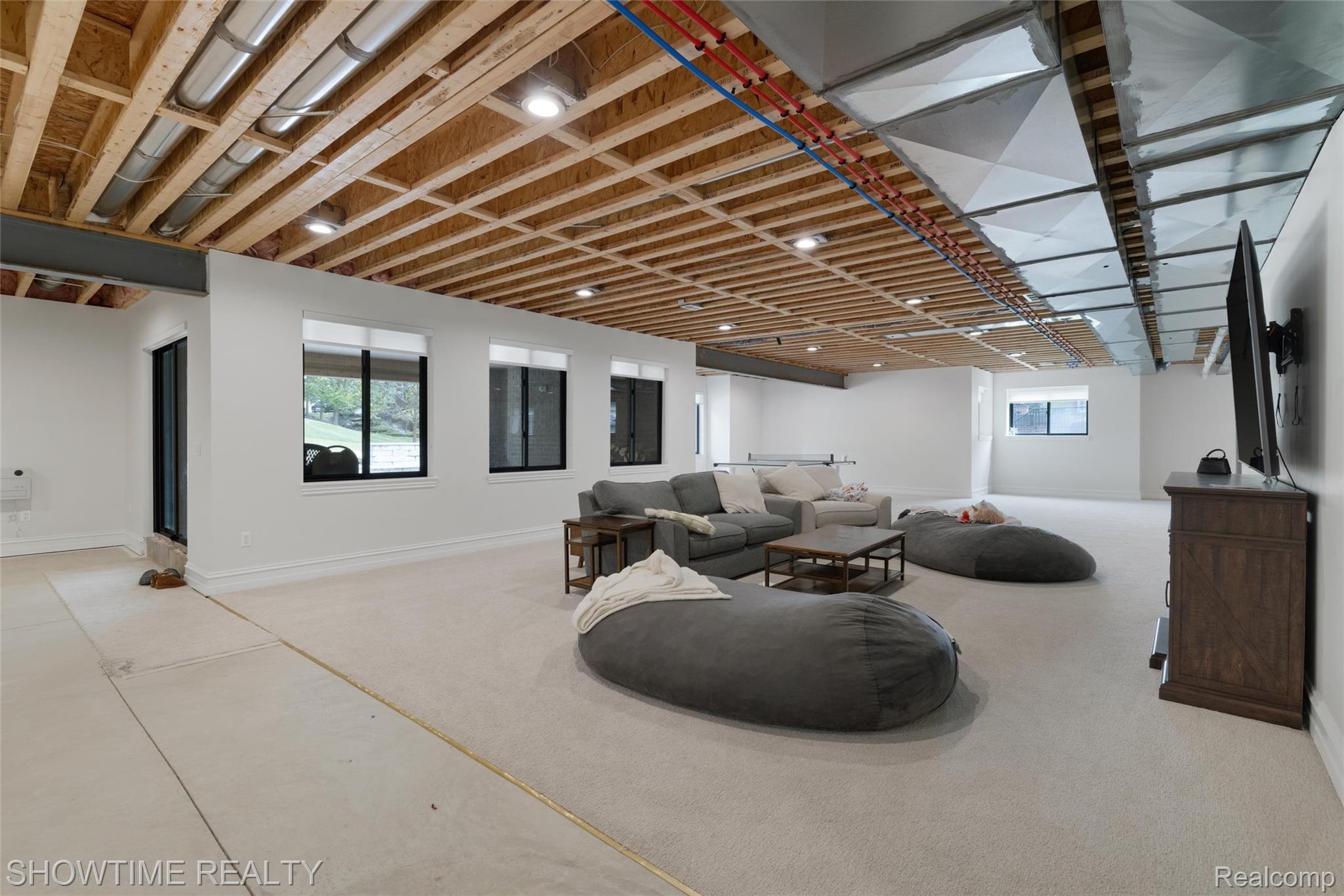 4805 Woodland Hills Drive