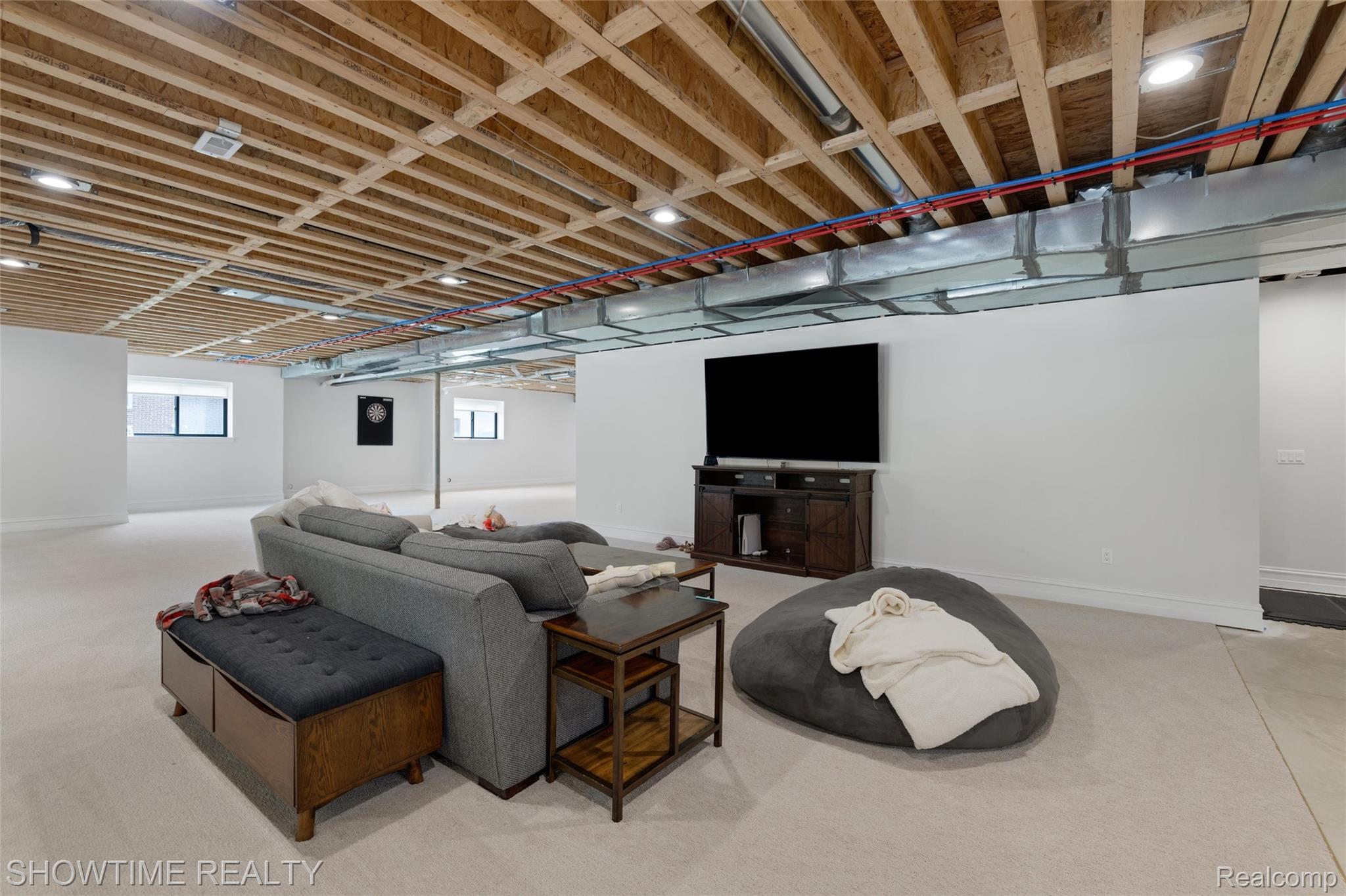 4805 Woodland Hills Drive