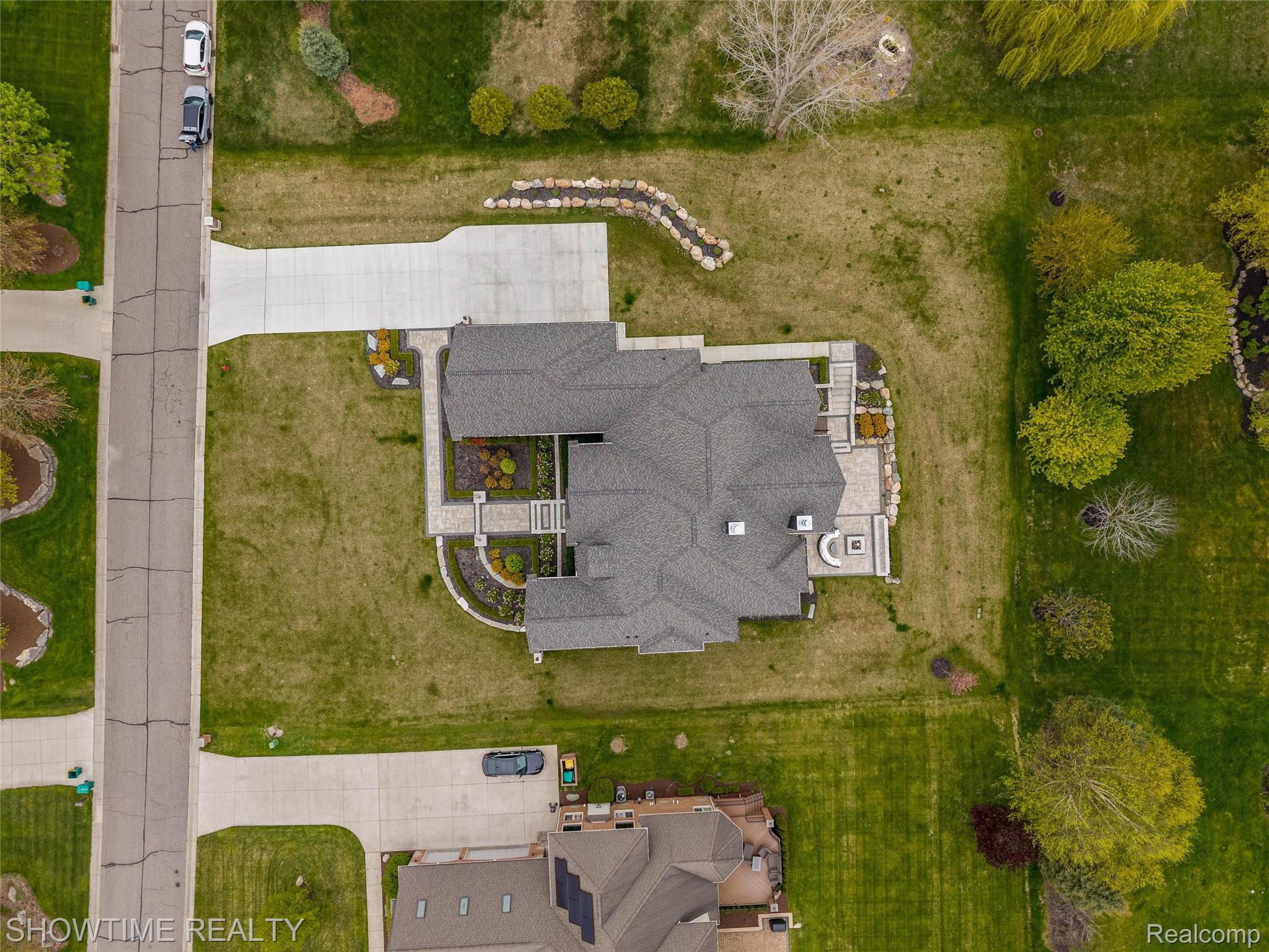 4805 Woodland Hills Drive