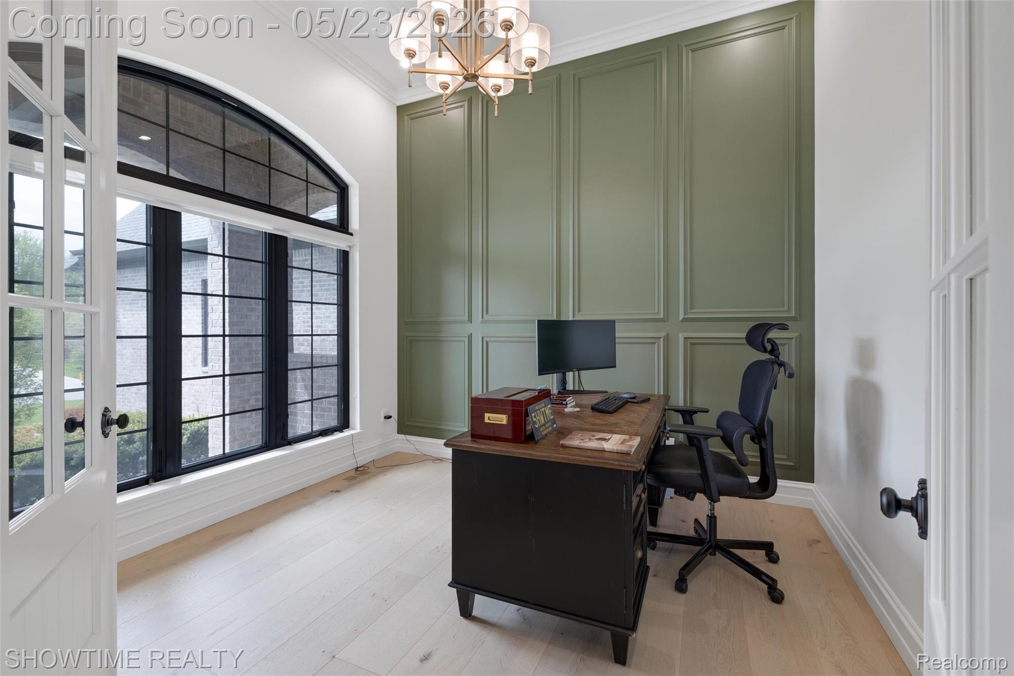 4805 Woodland Hills Drive