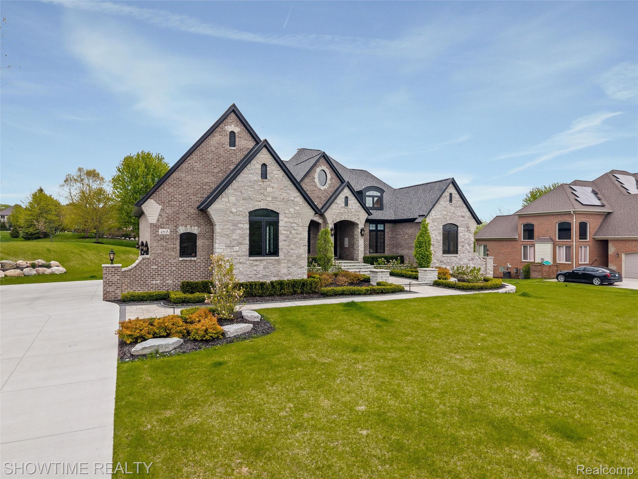 4805 Woodland Hills Drive