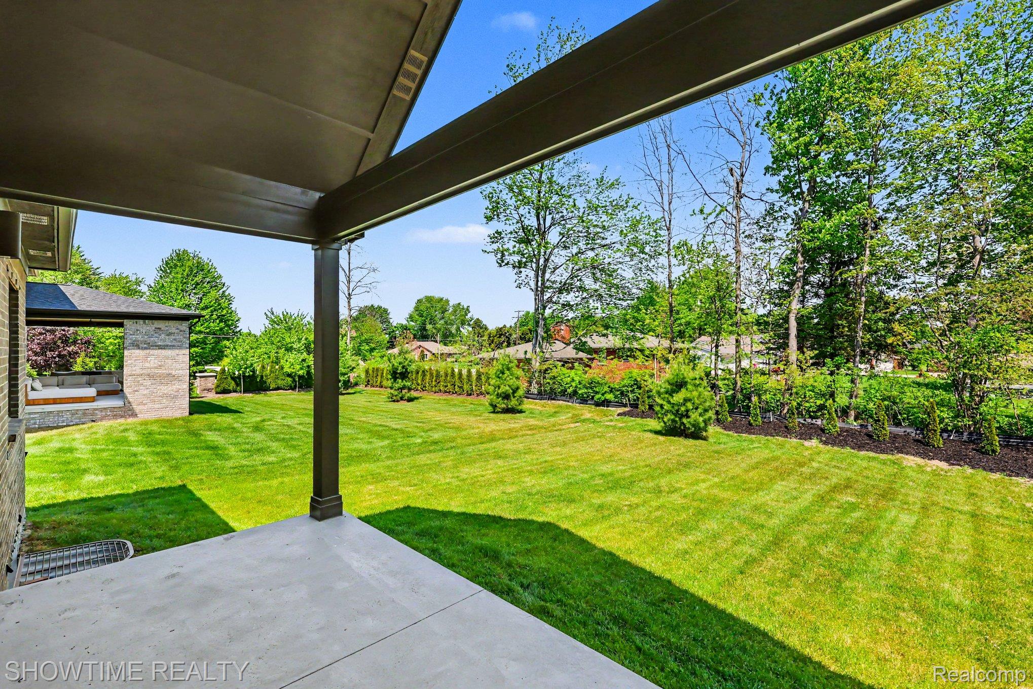11695 ENCORE Drive