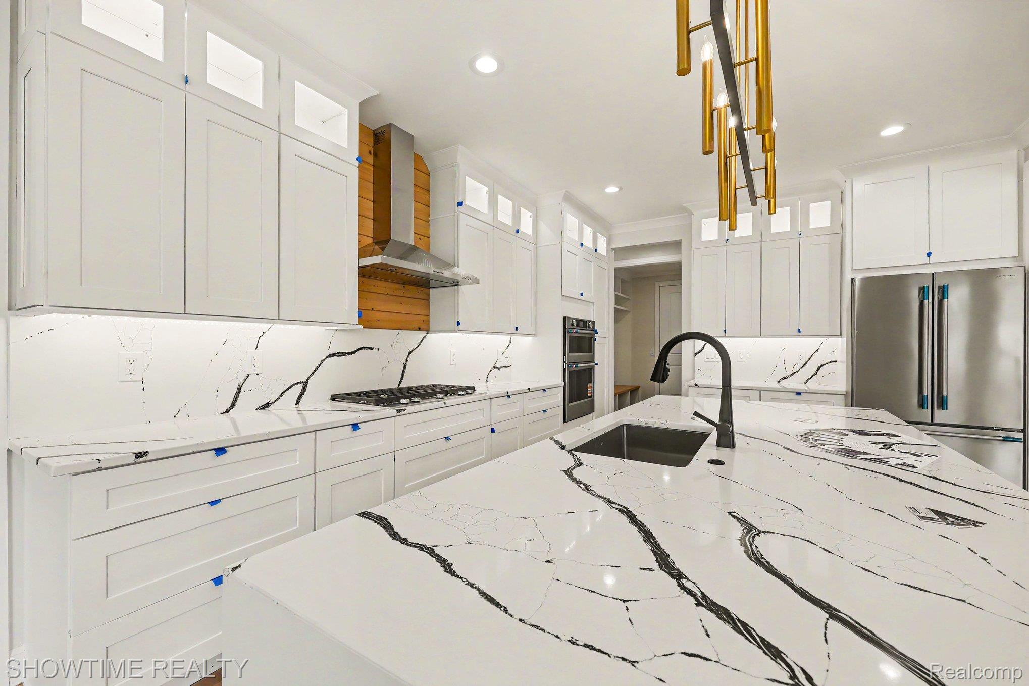 11695 ENCORE Drive