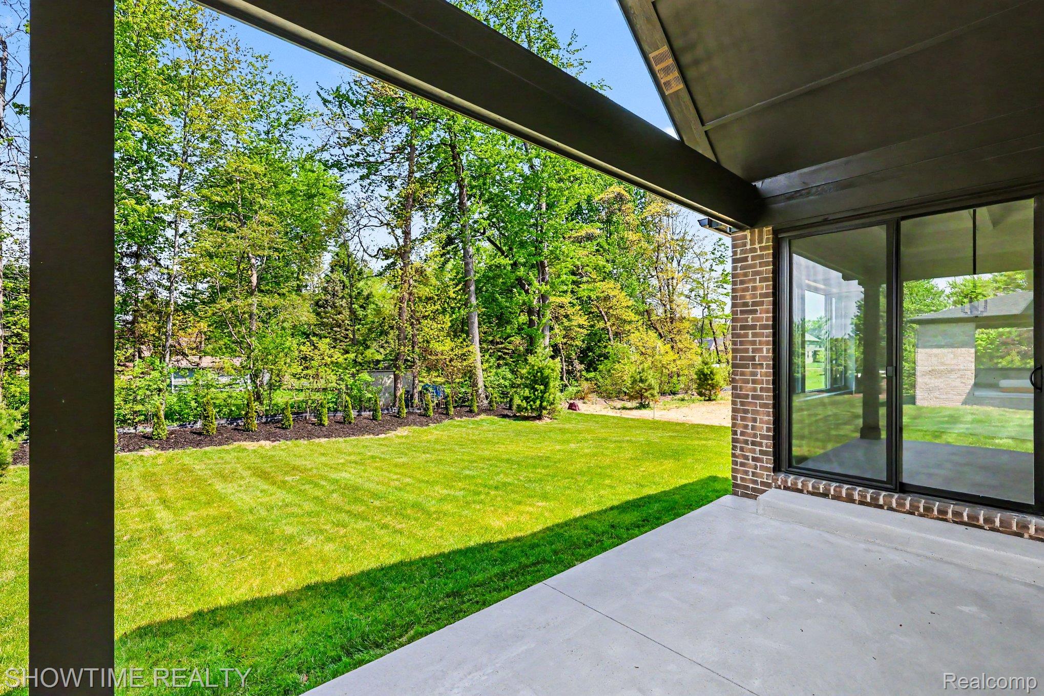 11695 ENCORE Drive