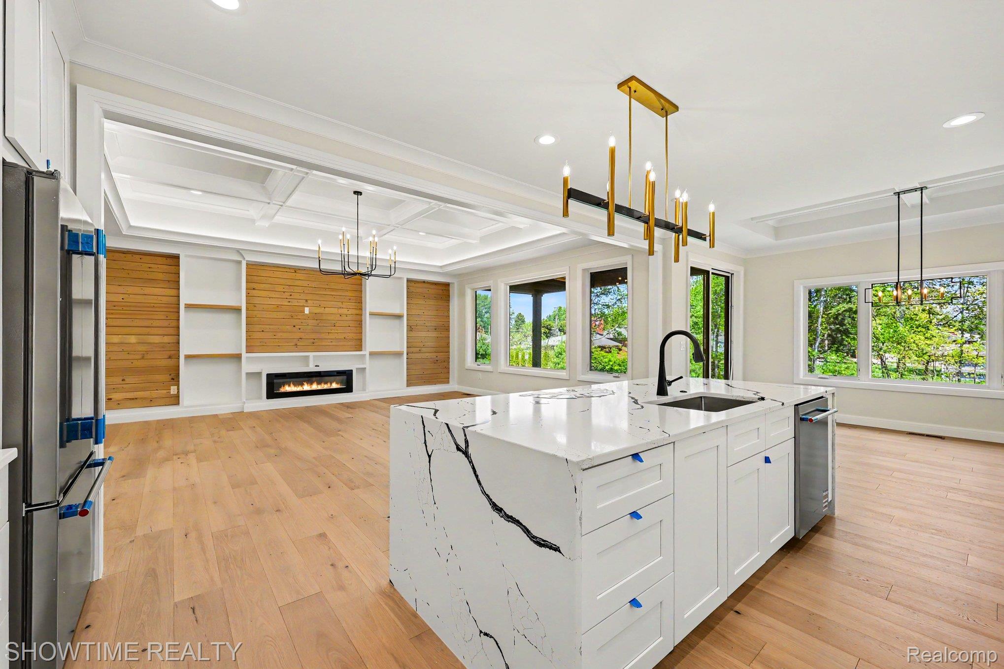 11695 ENCORE Drive