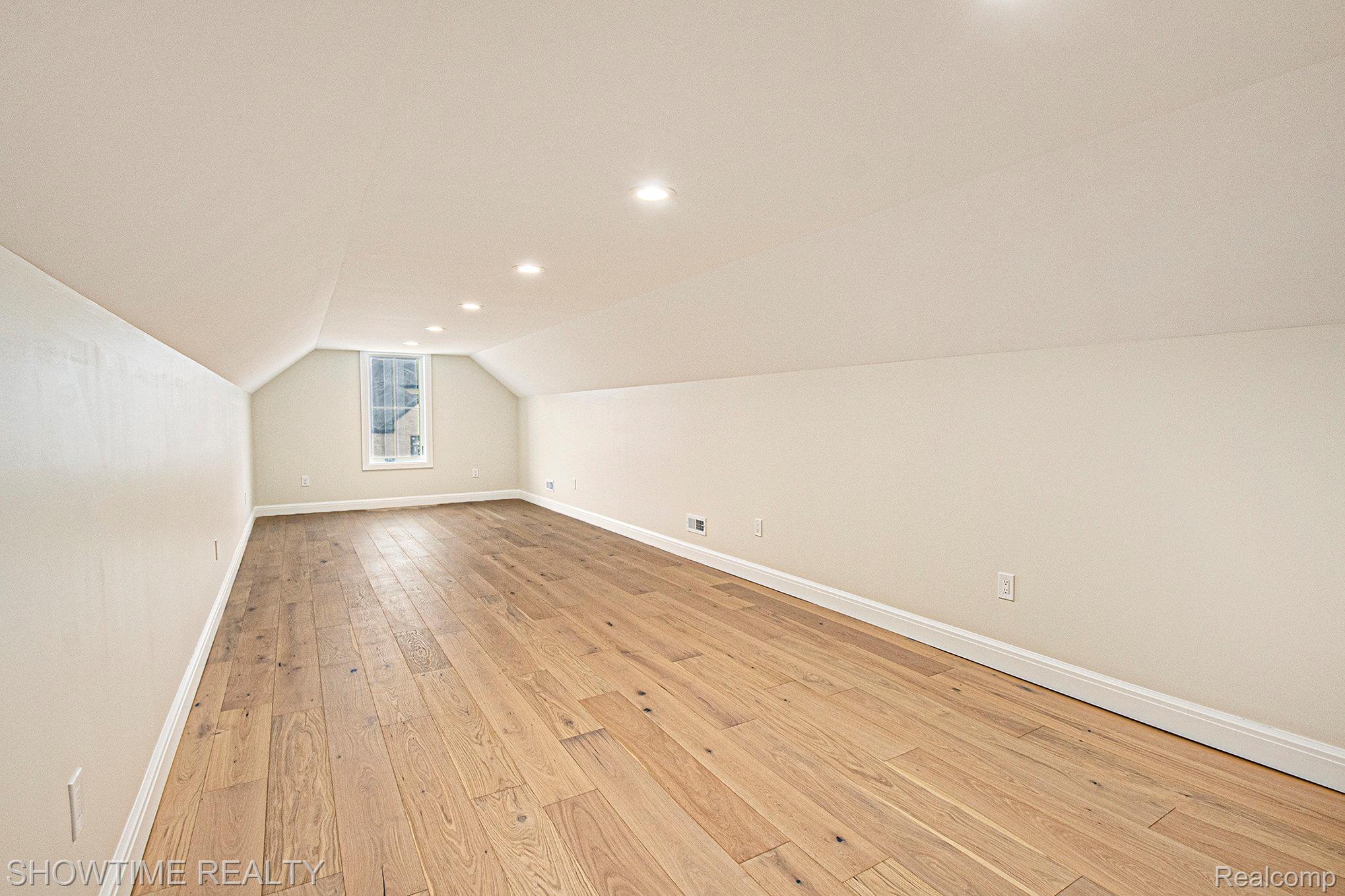 11695 ENCORE Drive