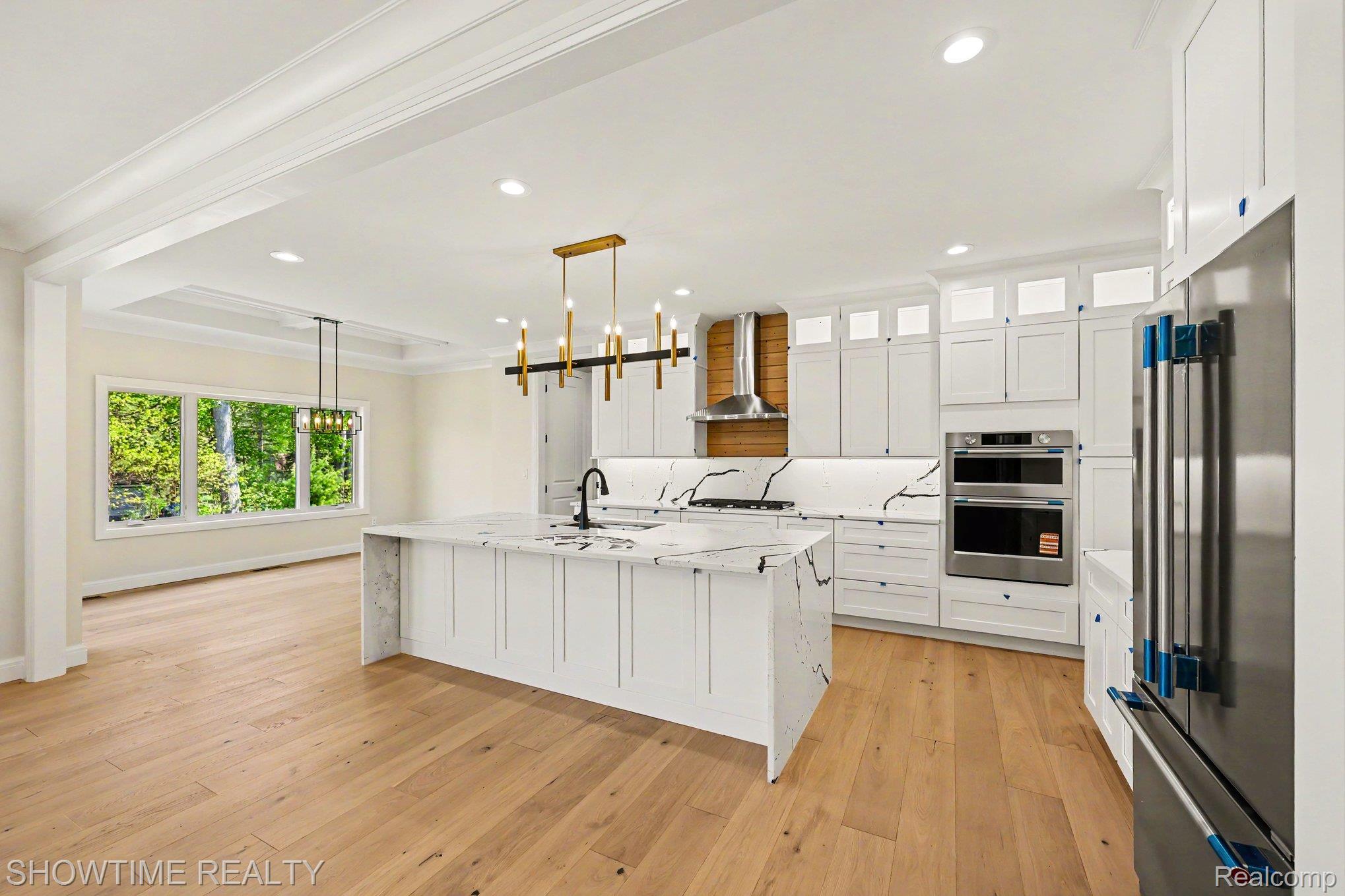 11695 ENCORE Drive