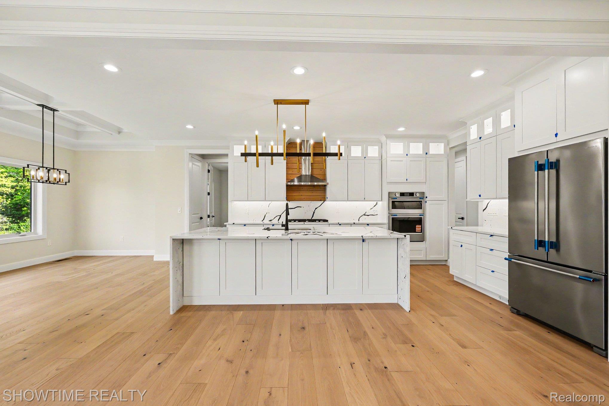 11695 ENCORE Drive