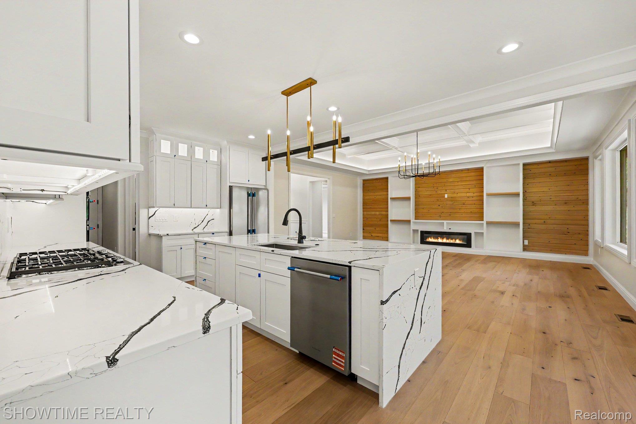 11695 ENCORE Drive
