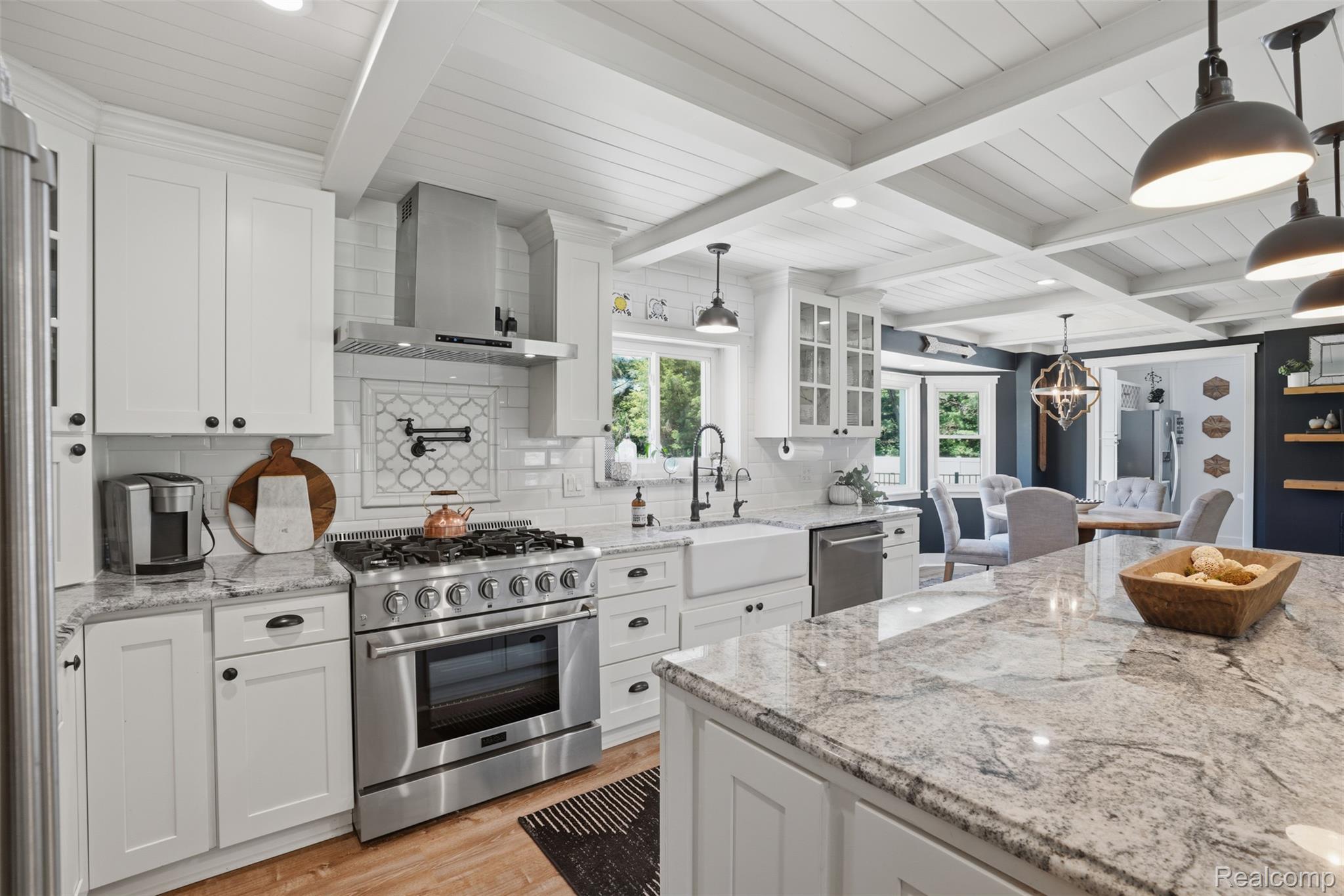 5080 Pleasant Valley Road