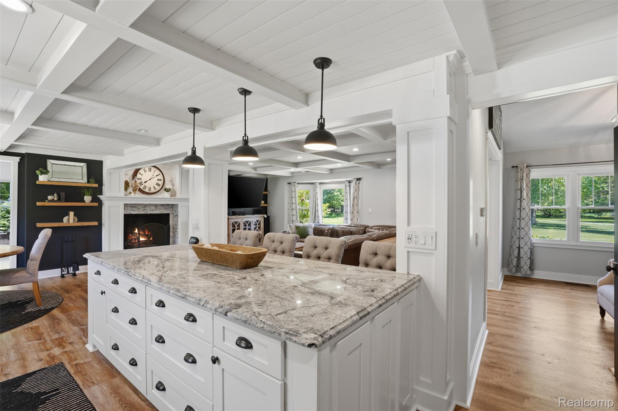 5080 Pleasant Valley Road