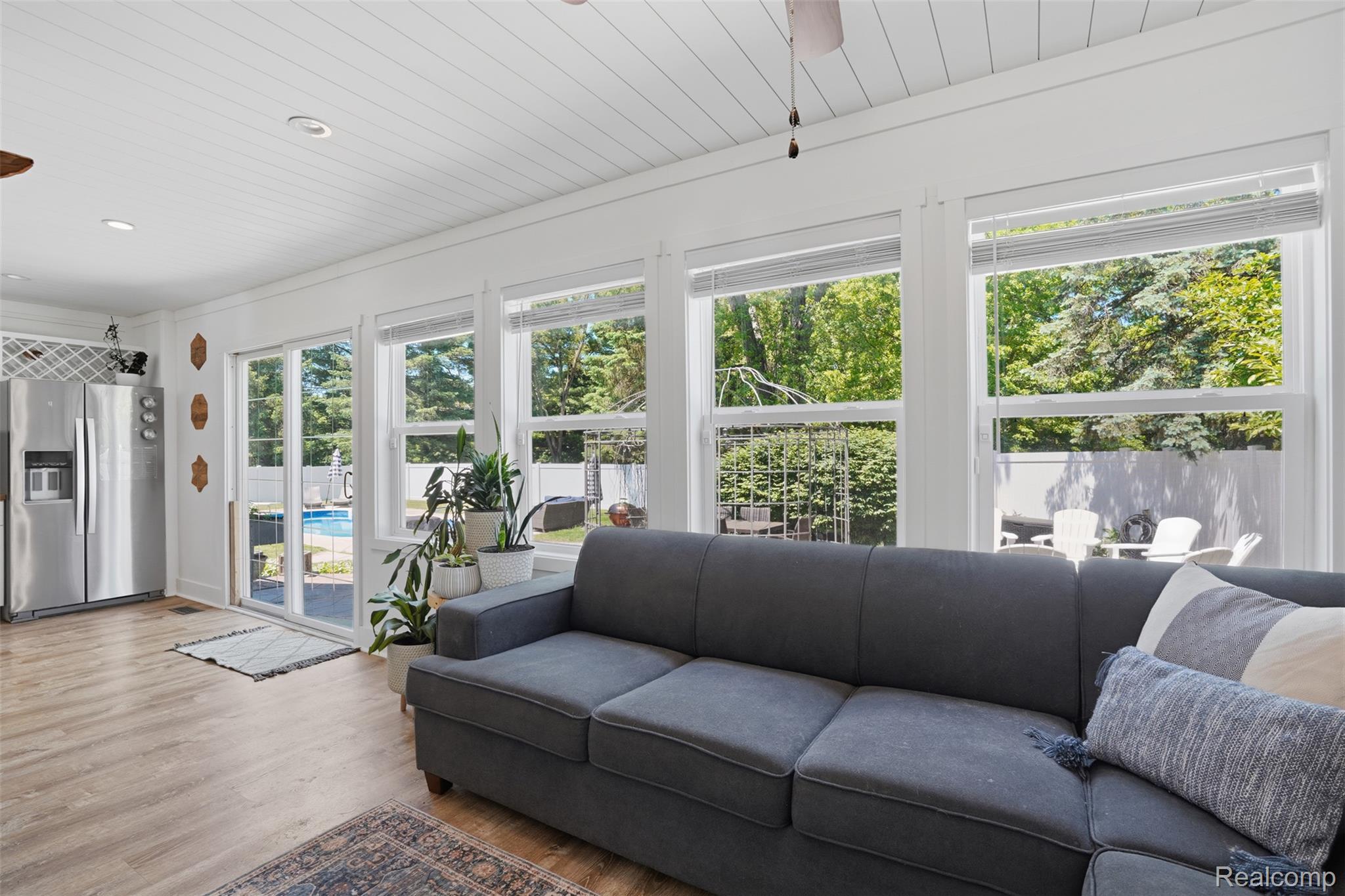 5080 Pleasant Valley Road