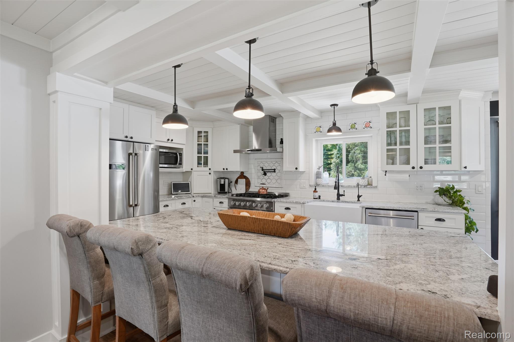 5080 Pleasant Valley Road