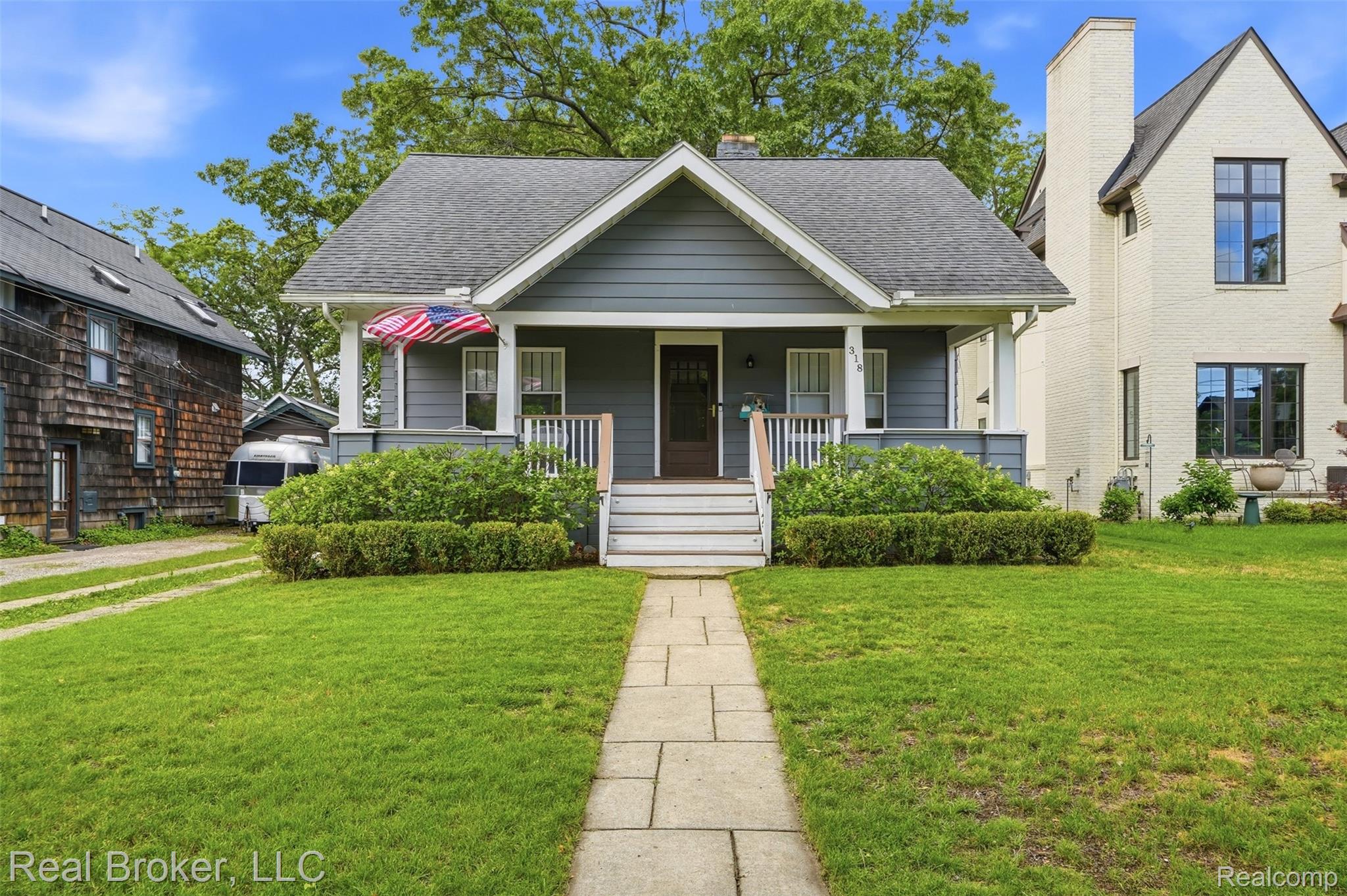 318 E University Avenue