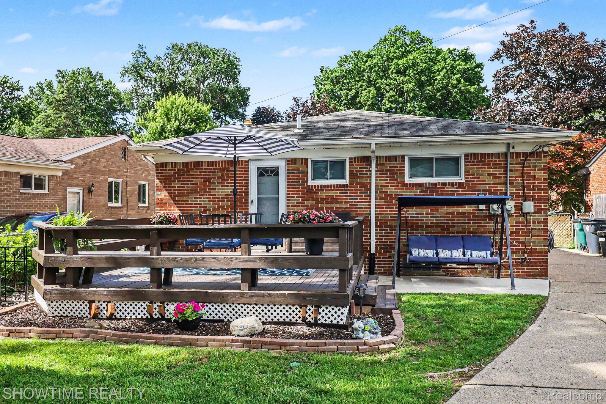 1955 Catalpa Drive