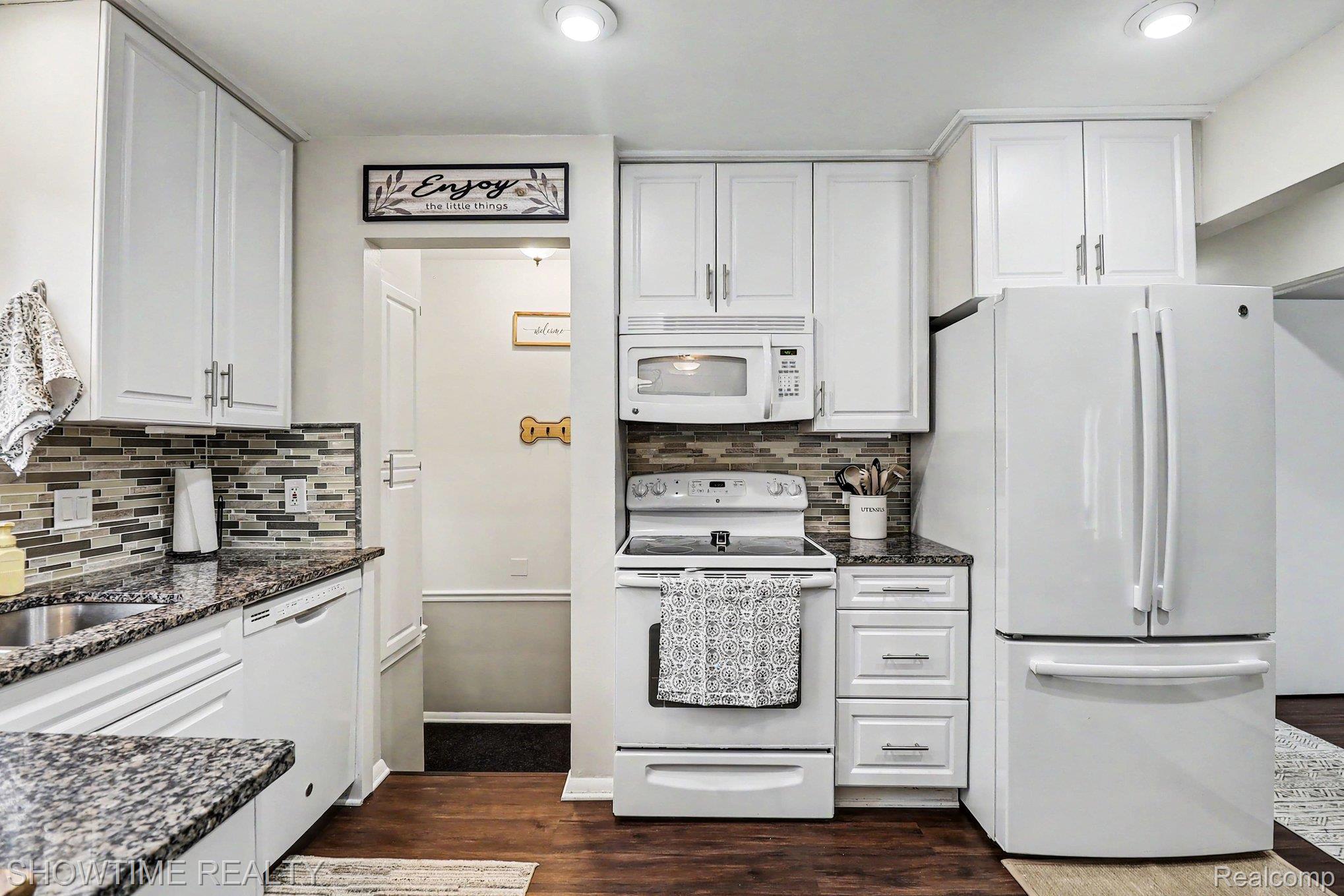 1955 Catalpa Drive