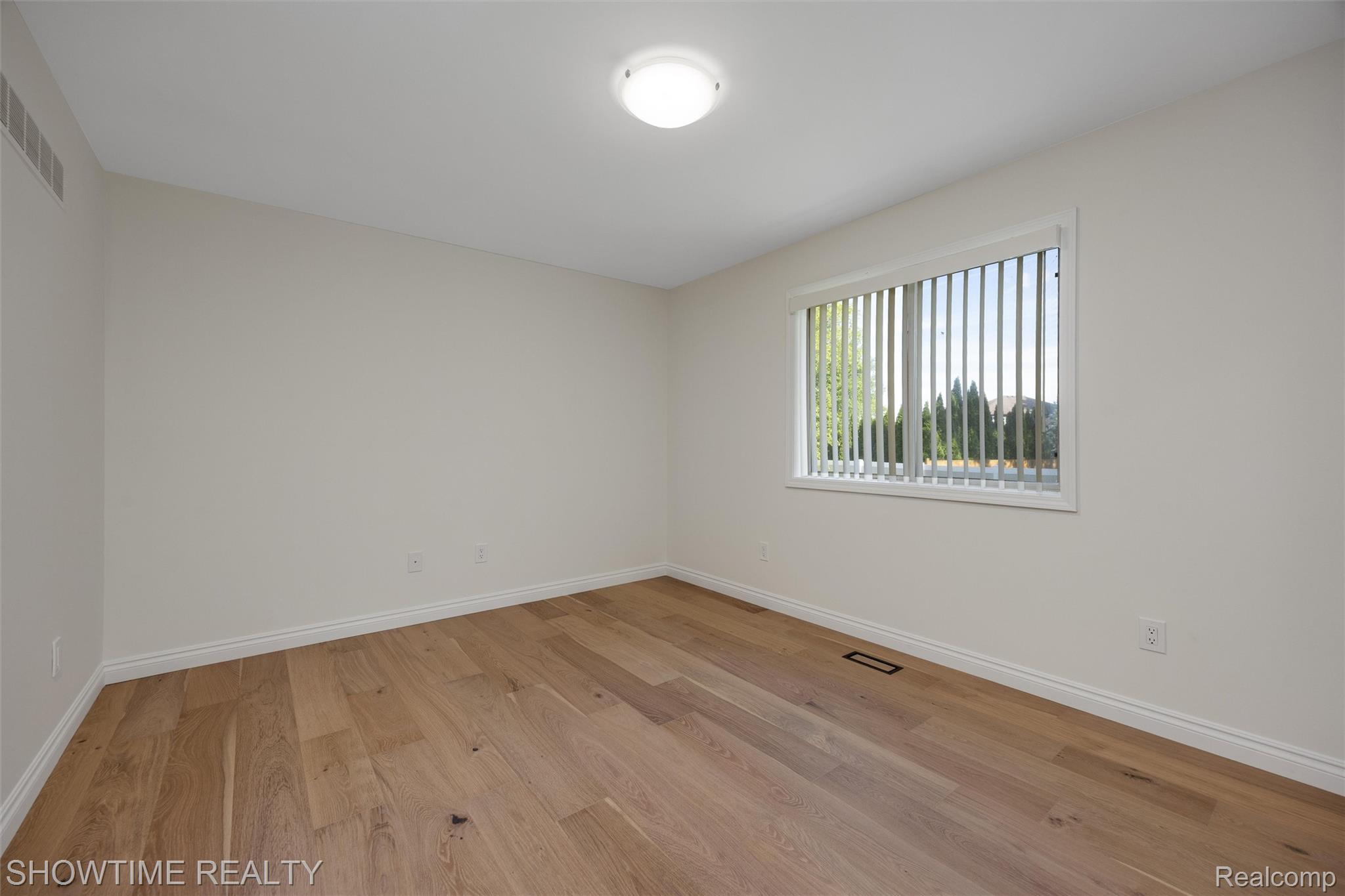 15854 Candle Drive