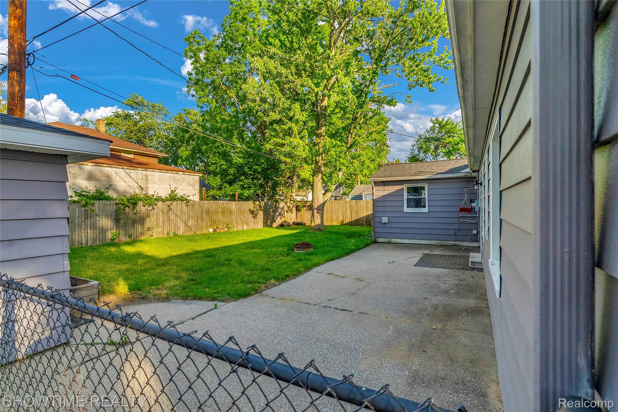 3444 Maple Street