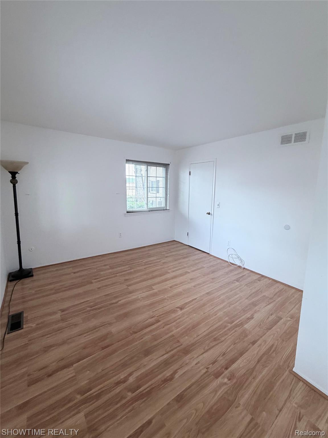 29117 Hayes Road Unit: 3