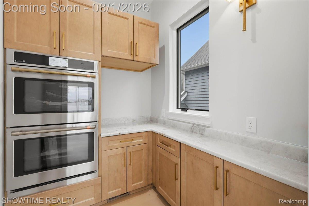 13281 Haddon Street
