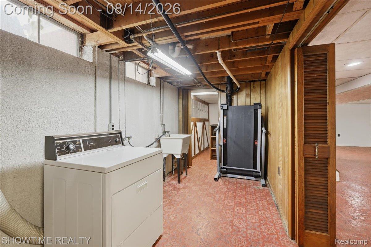 4922 Sanford Drive