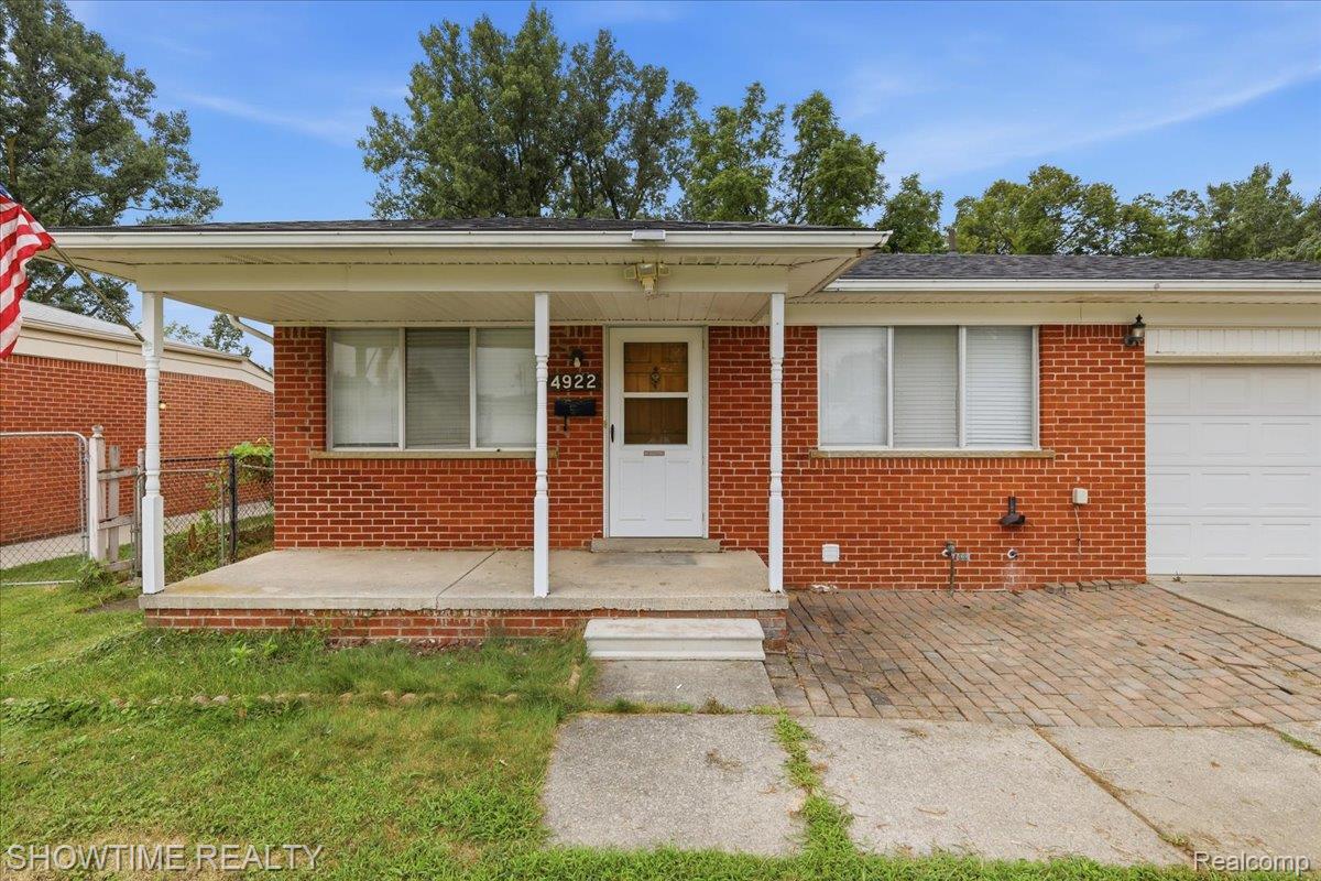 4922 Sanford Drive