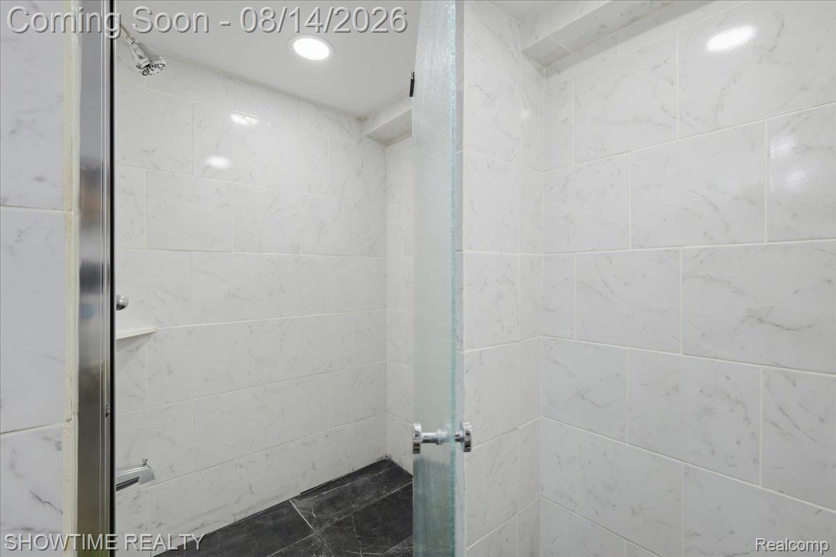 4922 Sanford Drive