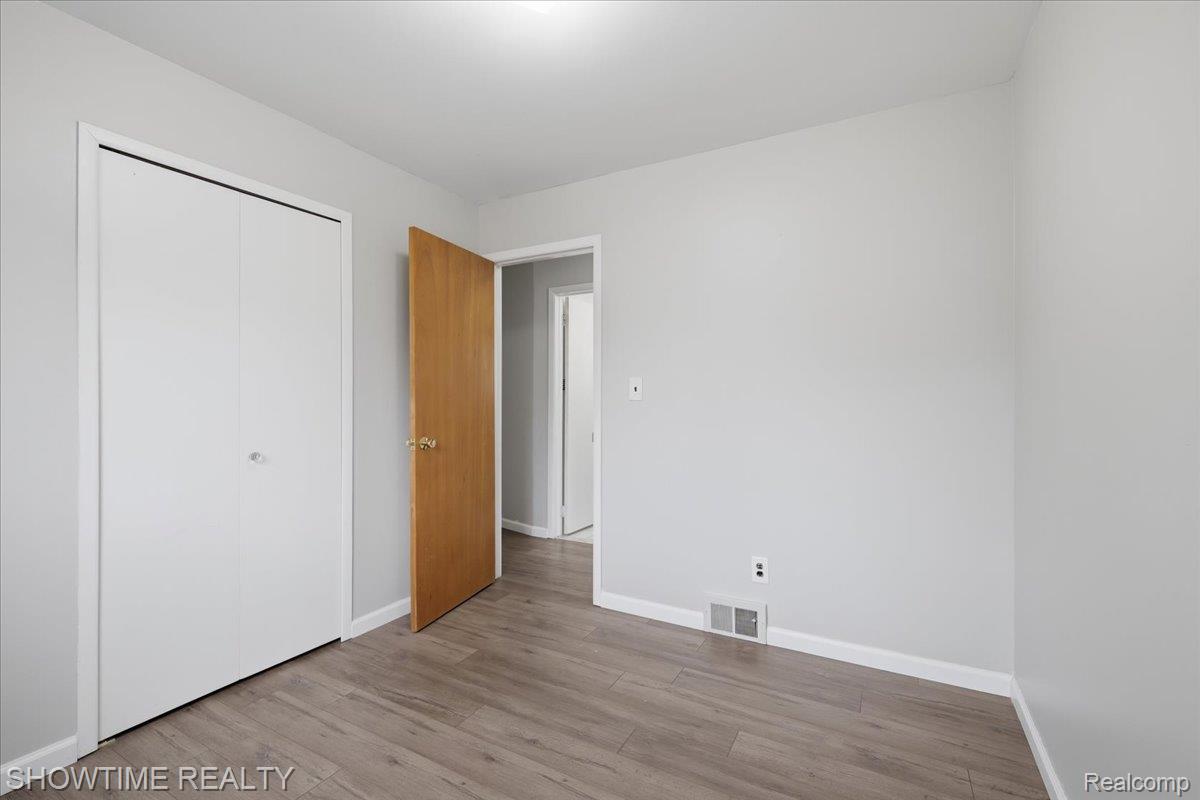 4922 Sanford Drive