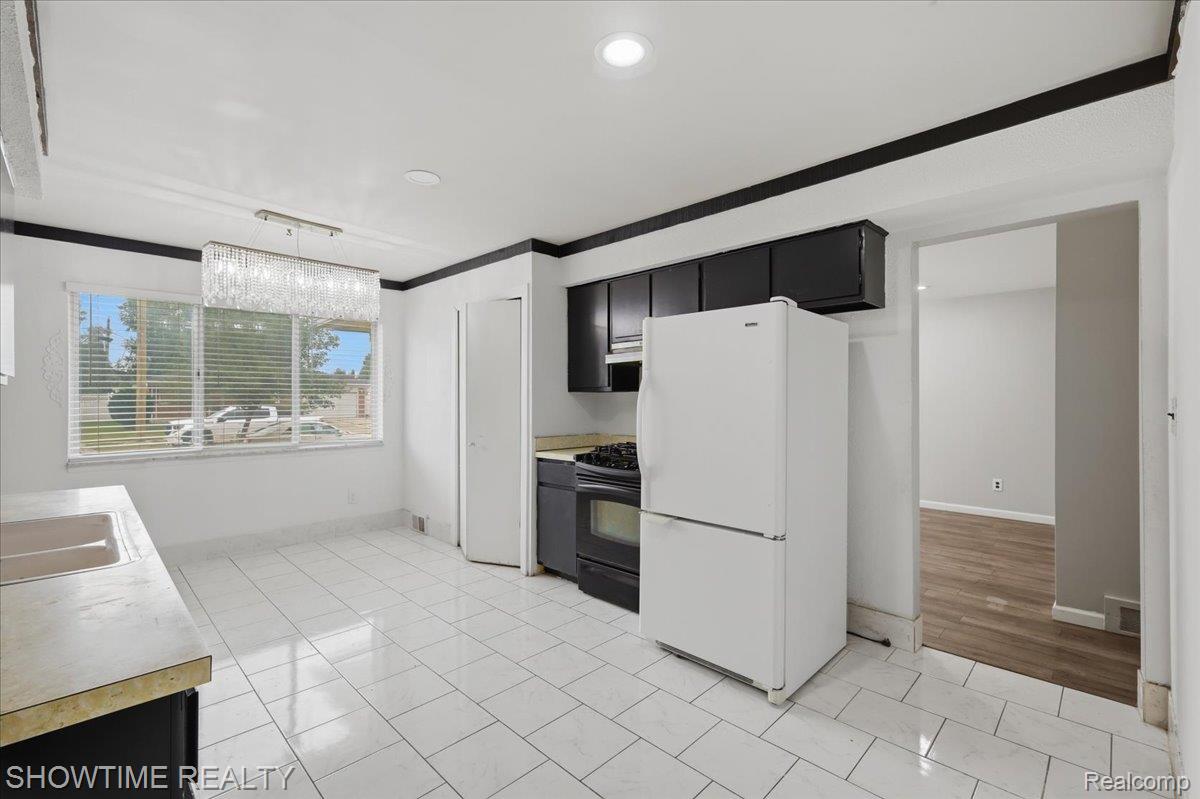 4922 Sanford Drive