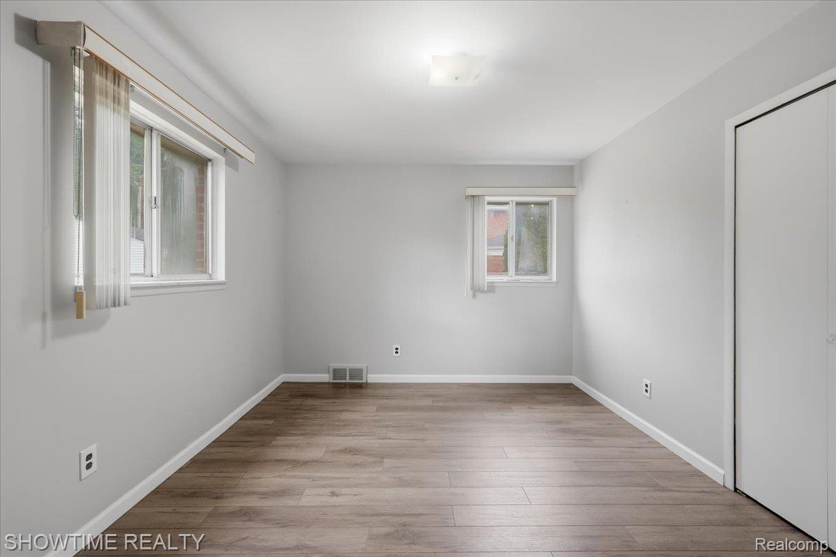 4922 Sanford Drive