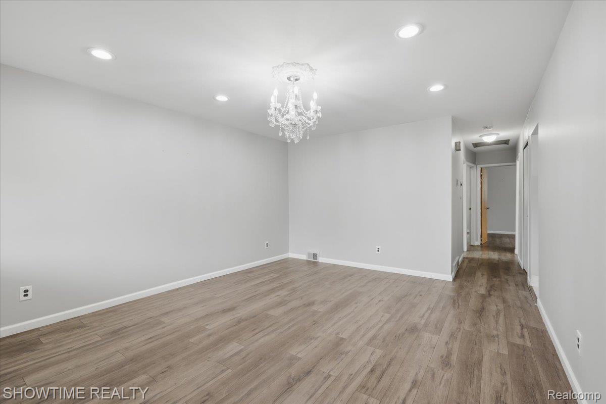 4922 Sanford Drive
