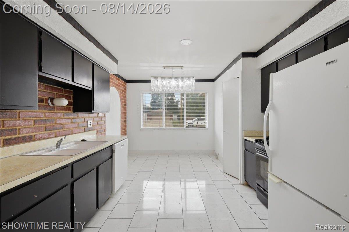 4922 Sanford Drive