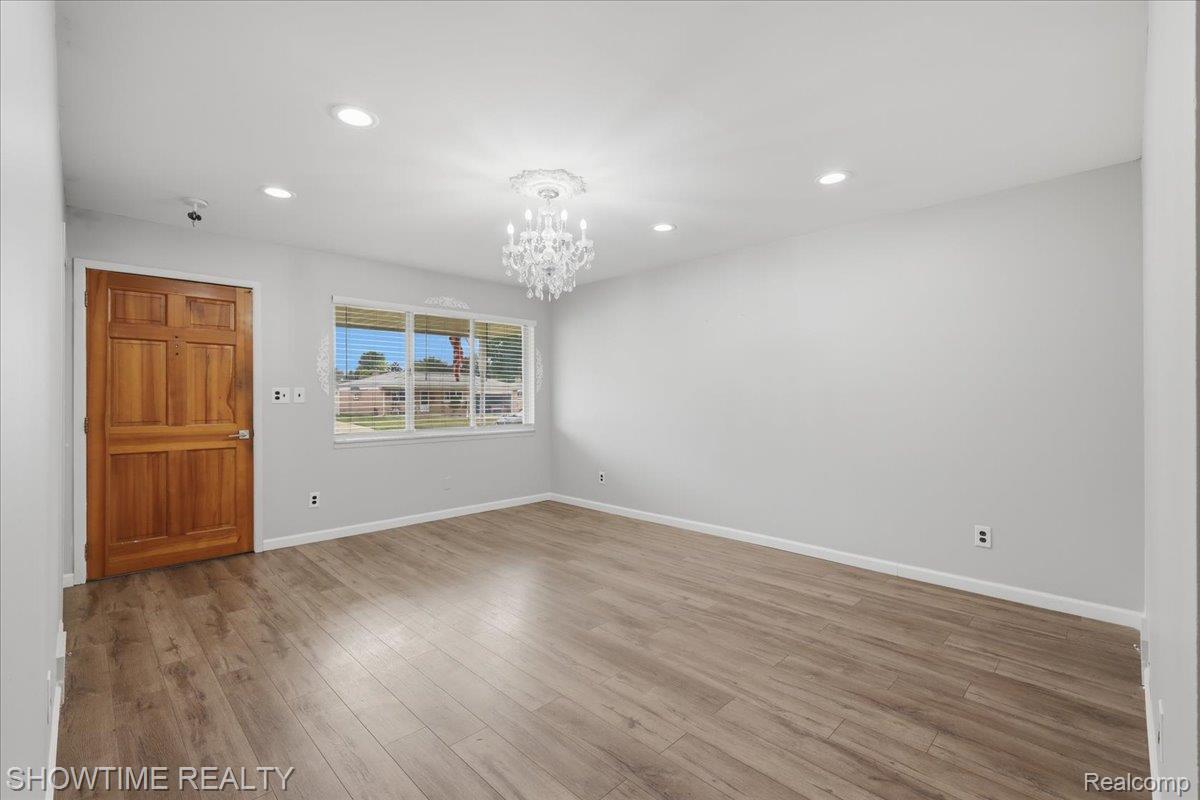 4922 Sanford Drive